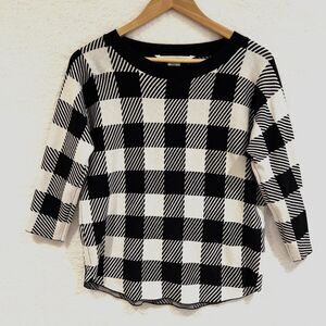 Max Studio Black & White Checkered Women’s Sweater Size Medium Y2K Style Classic